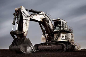 挖掘機鏟斗有限元計算和強度分析